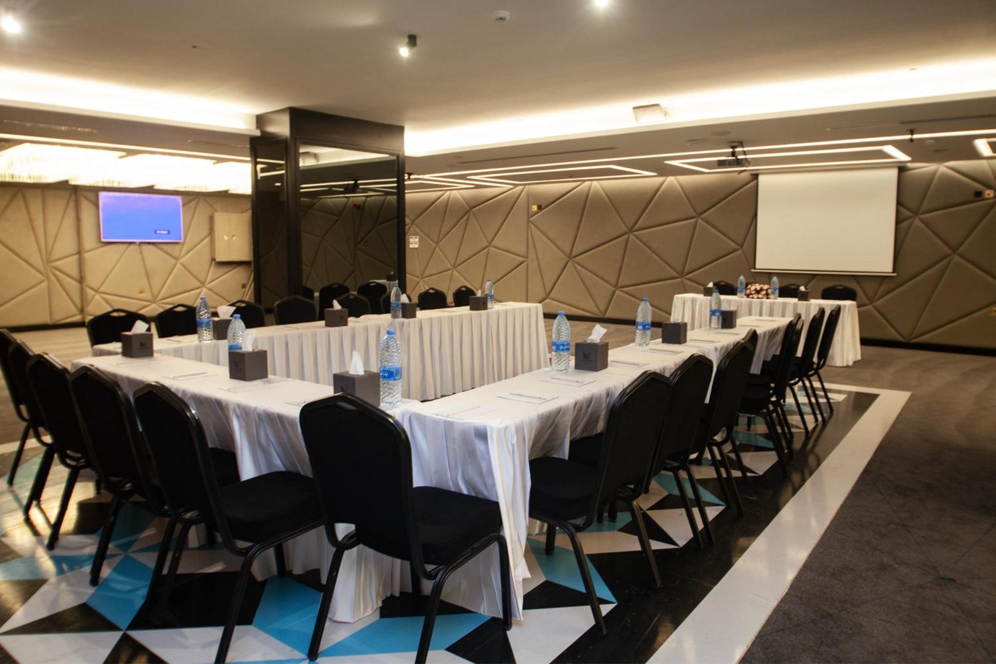 Monarch Hotel Amman Ngoại thất bức ảnh